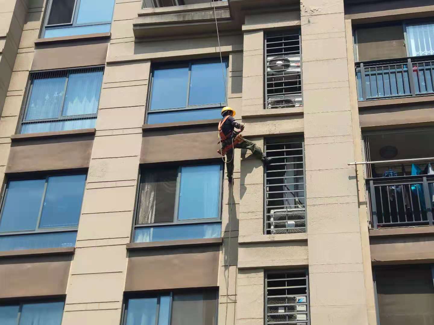 建筑節(jié)能工程外墻外保溫現(xiàn)場(chǎng)檢測(cè)抽樣方法、數(shù)量及判定標(biāo)準(zhǔn)