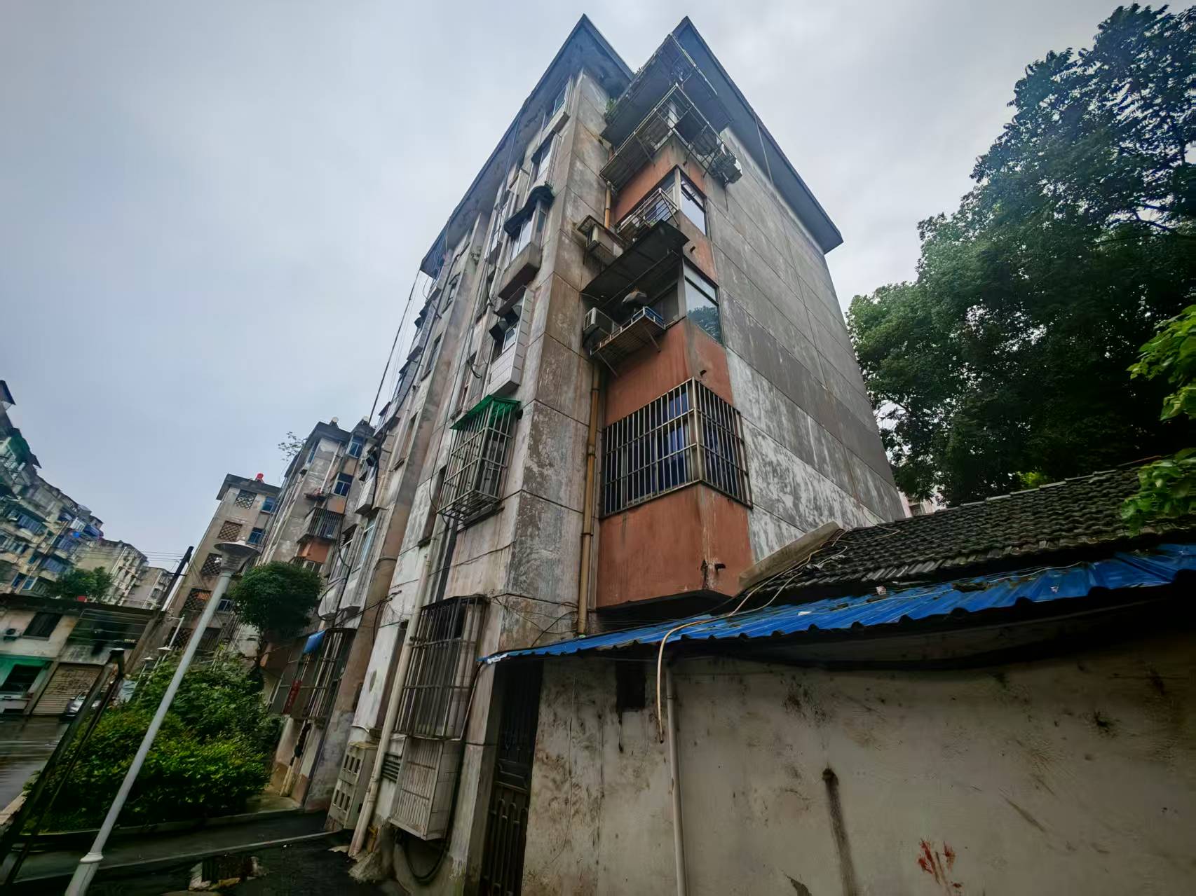 無(wú)人機(jī)搭載熱成像儀：紅外熱像檢測(cè)外墻空鼓