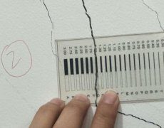 房屋出現(xiàn)裂縫怎么辦？房屋墻體裂縫怎么加固？